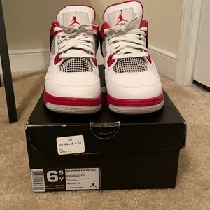Jordan Retro 4 Size 6.5 Youth